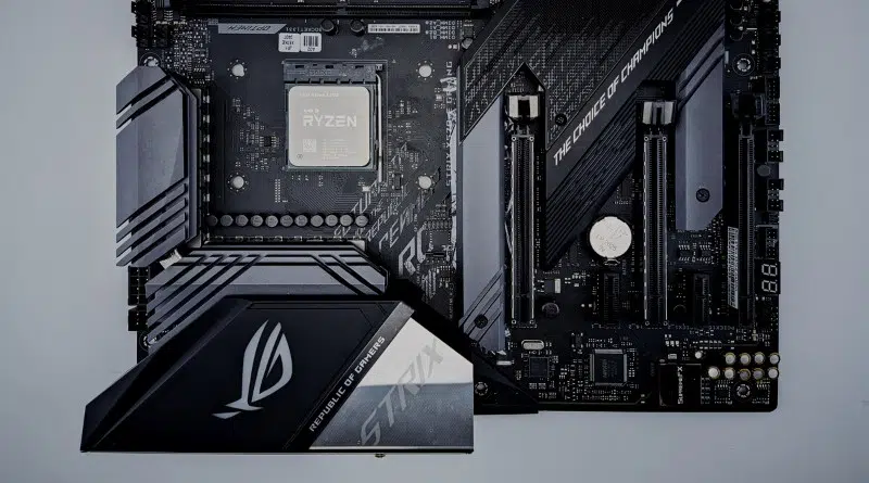 Comment repérer les composants sur une carte mère