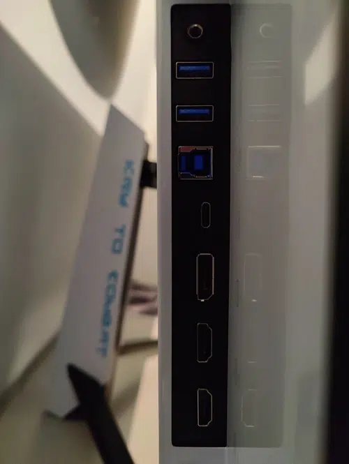 KTC G42P5 - Connectique écran