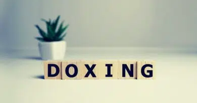 Traduction française doxing