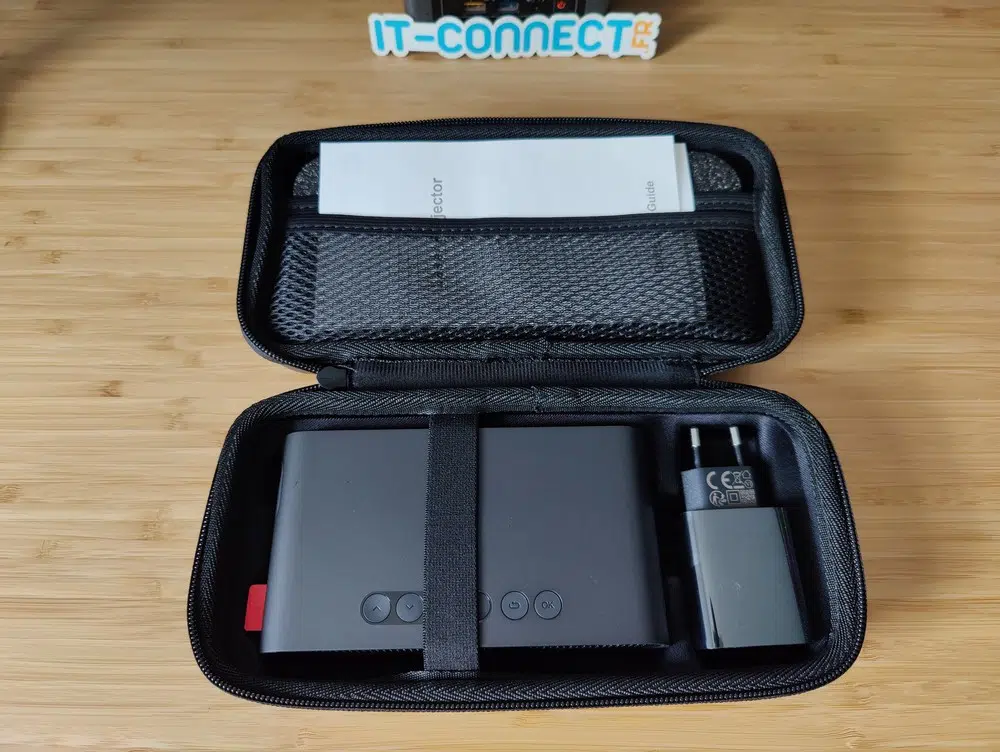 Formovie P1 - Boite avec le contenu