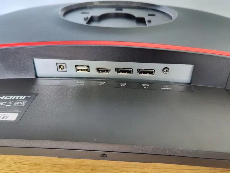 KTC H32S17 - Connectiques