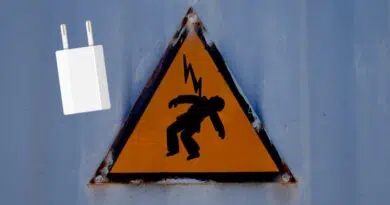 N'utilisez plus ce chargeur USB vous risquez de vous électrocuter